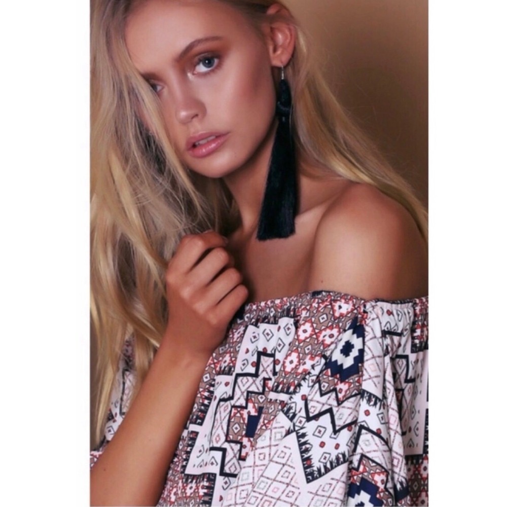 PREMONITION The Label Alluring‎ Tassel Earrings Statement Women Black OS
